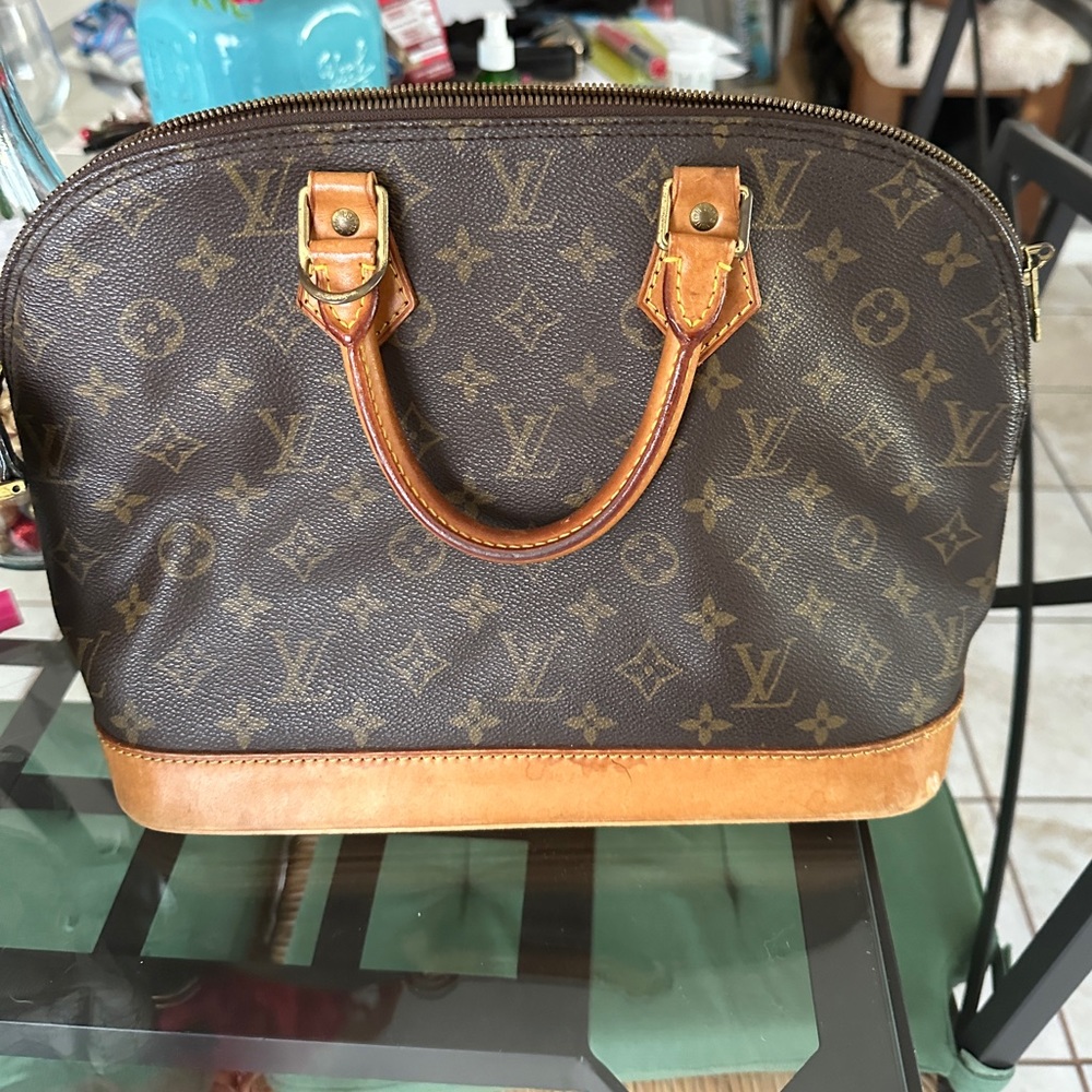 Vintage Louis Vuitton Alma PM bag